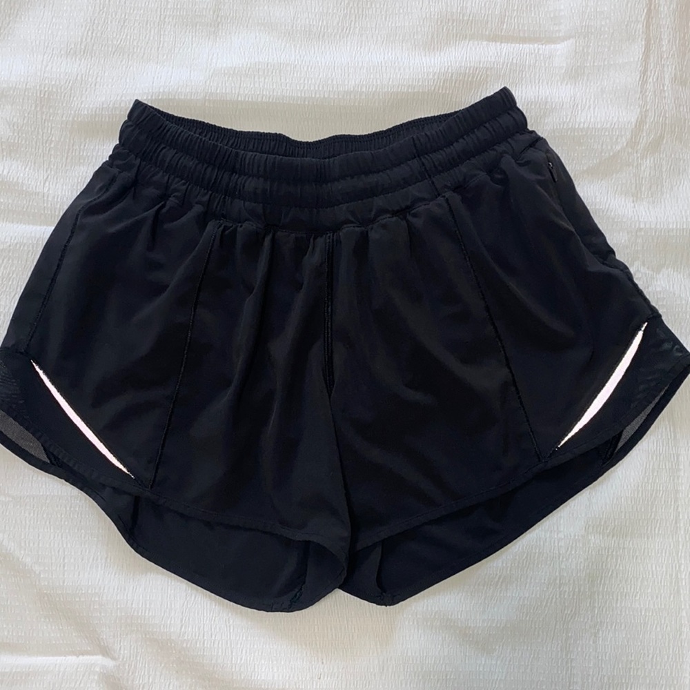 Lululemon Hotty Hot Low Rise Short 4”